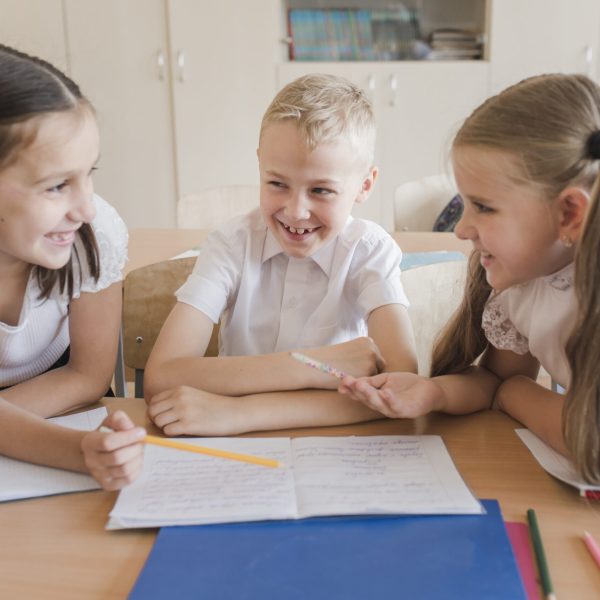 kids-laughing-while-studying